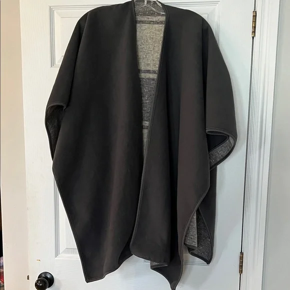 Nicole Miller Gray and Cream Poncho - Picture 1 of 4